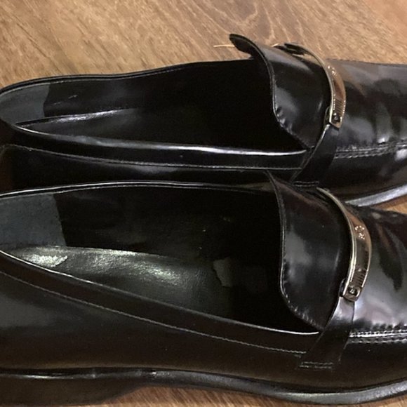 Lauren by Ralph Lauren Patent Leather Loafers with Silver Monogram - Picture 3 of 4